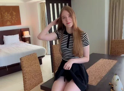 Anh chàng cô đơn đi nghỉ ve vãn lễ tân rồi phang luôn