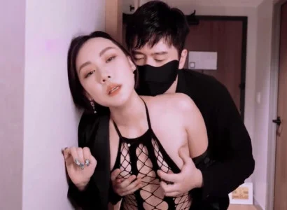 Cô vợ bán thân cho sếp để có tiền trả nợ cho chồng