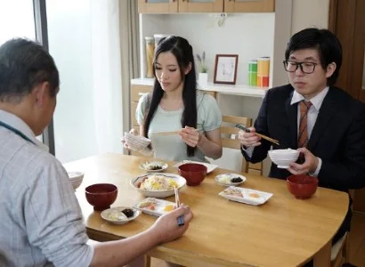 Quá nứng, con dâu banh vùng kín cho bố chồng quan hệ tình dục